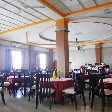 Syafira Hotel Langgur エクステリア 写真