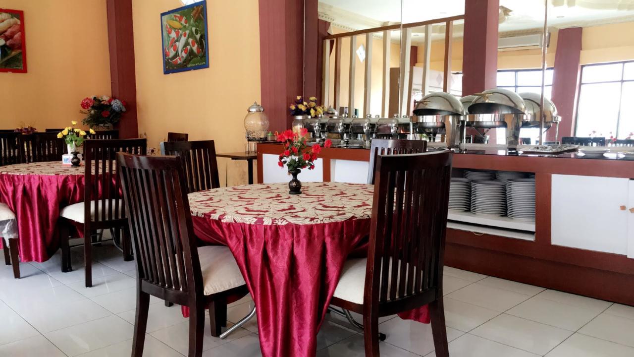 Syafira Hotel Langgur エクステリア 写真