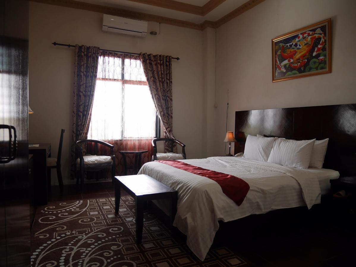 Syafira Hotel Langgur エクステリア 写真