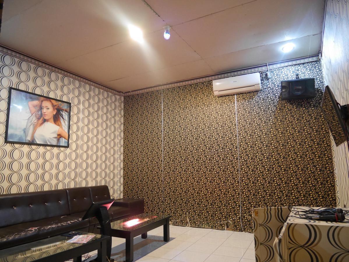 Syafira Hotel Langgur エクステリア 写真