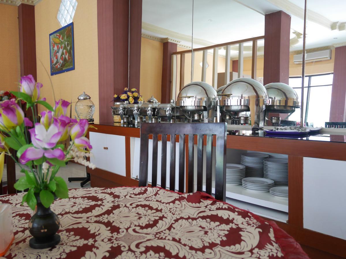 Syafira Hotel Langgur エクステリア 写真