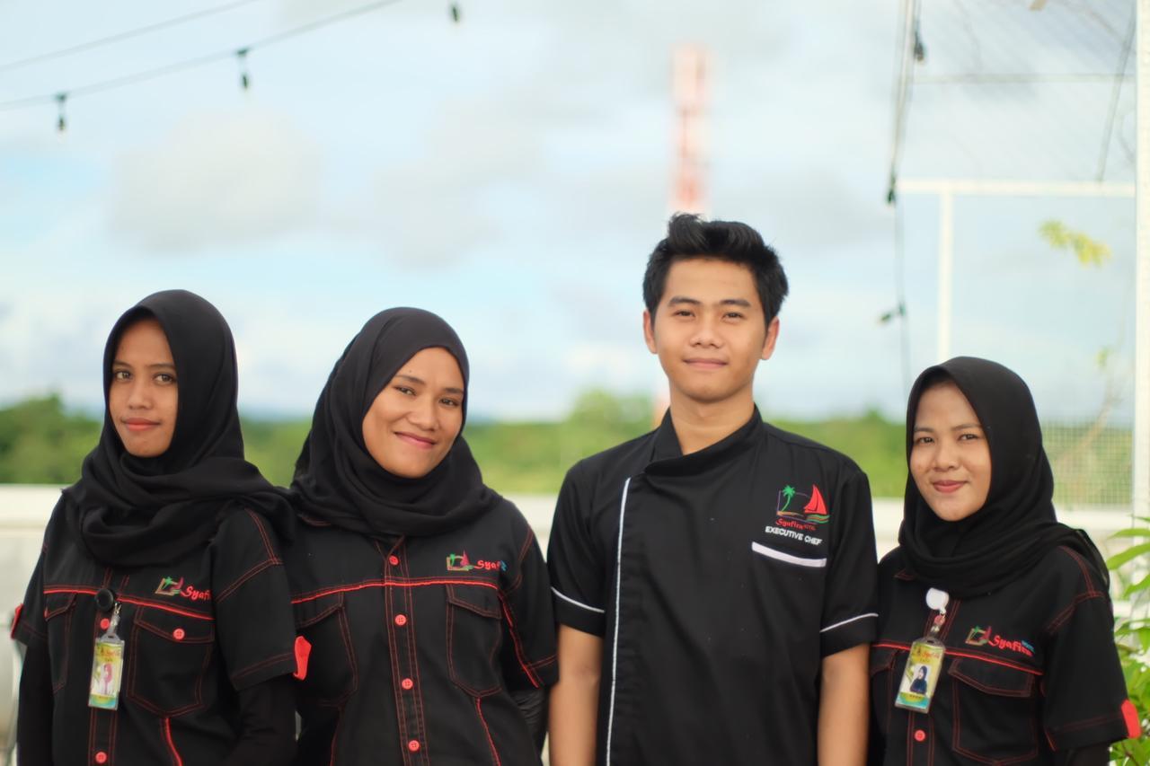 Syafira Hotel Langgur エクステリア 写真