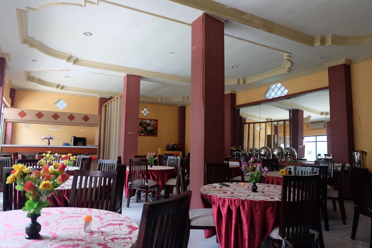 Syafira Hotel Langgur エクステリア 写真