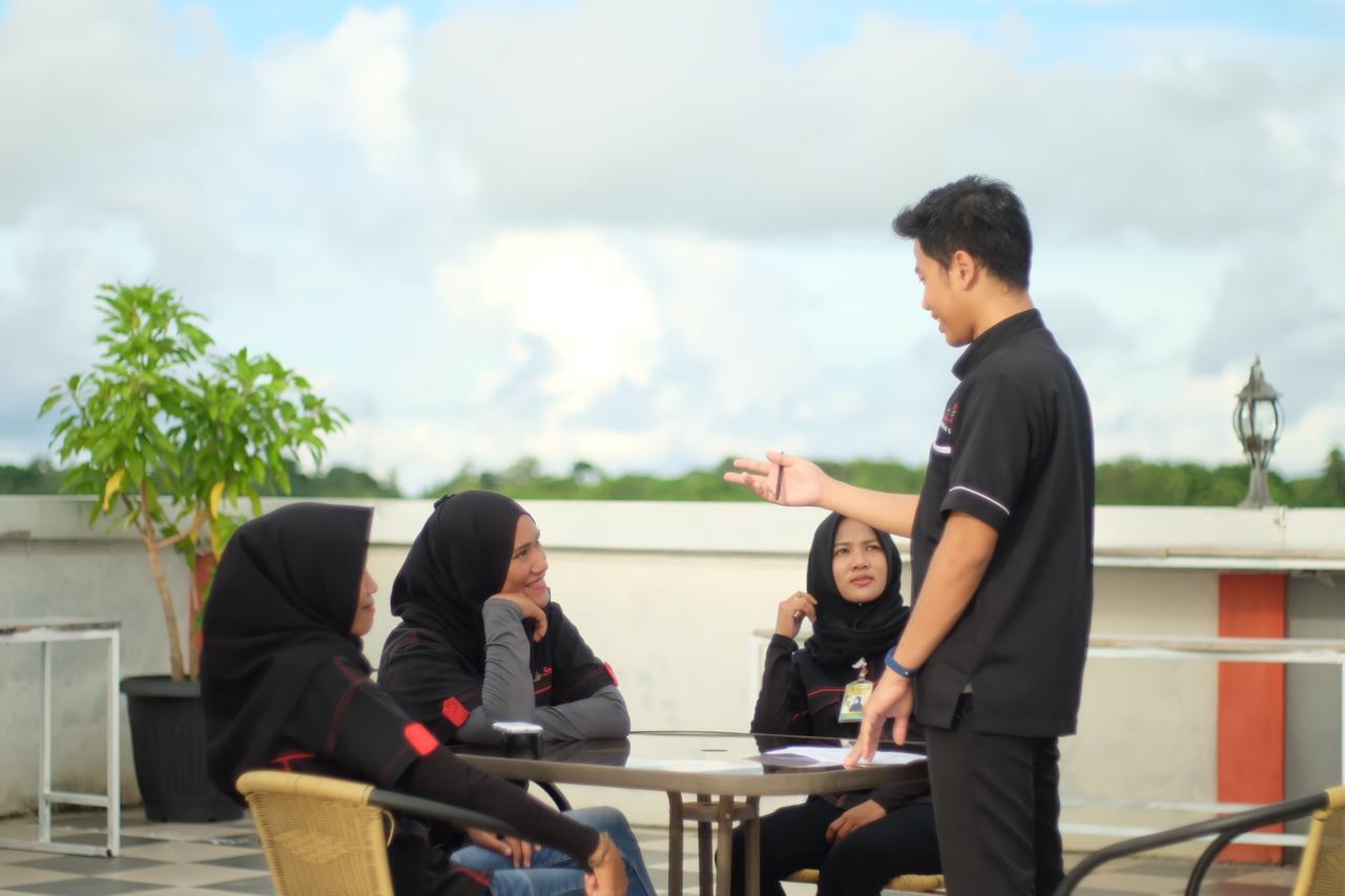 Syafira Hotel Langgur エクステリア 写真